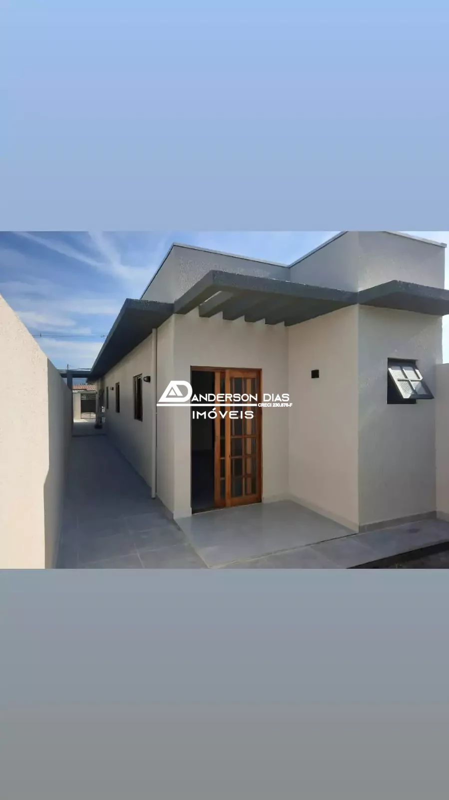 Casa recém construída á venda com 3 dormitórios, 1 suíte no Bairro Golfinho-  Caraguatatuba-SP